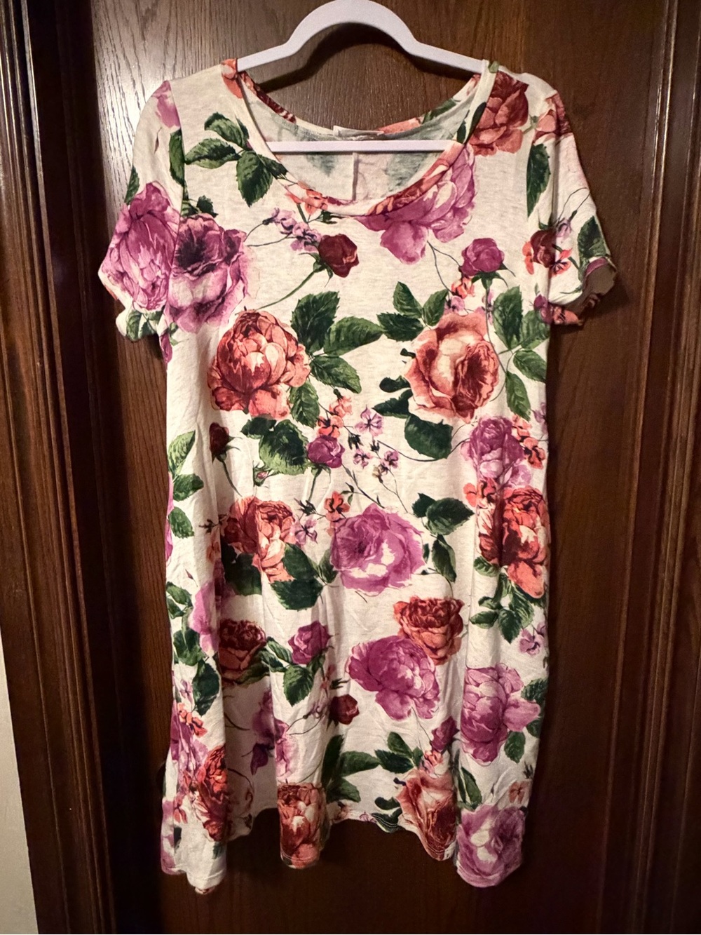 eesome Cream Floral Short-Sleeve Tunic Dress